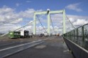 Schwerer LKW VU PKlemm A 4 Rich Olpe auf der Rodenkirchener Bruecke P504